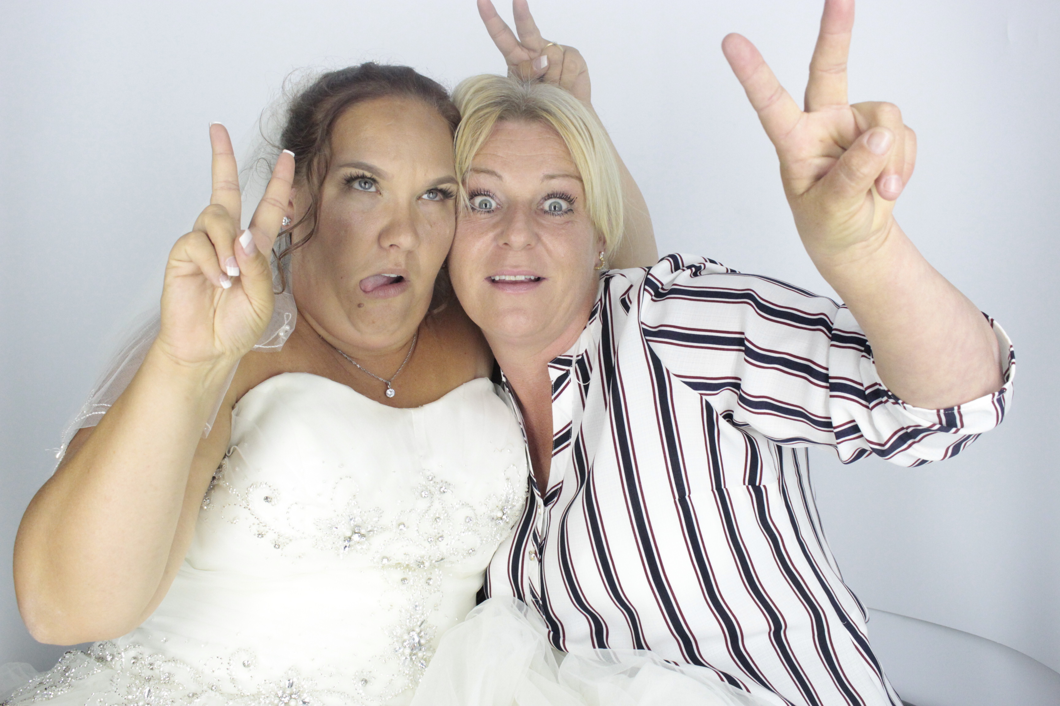  Heather & Daniel's Wedding | View more photos from the event at gallery.myphotoboothexperience.co.uk/u/MyPhotoBoothExperienceLtd/Heather-Daniels-Wedding